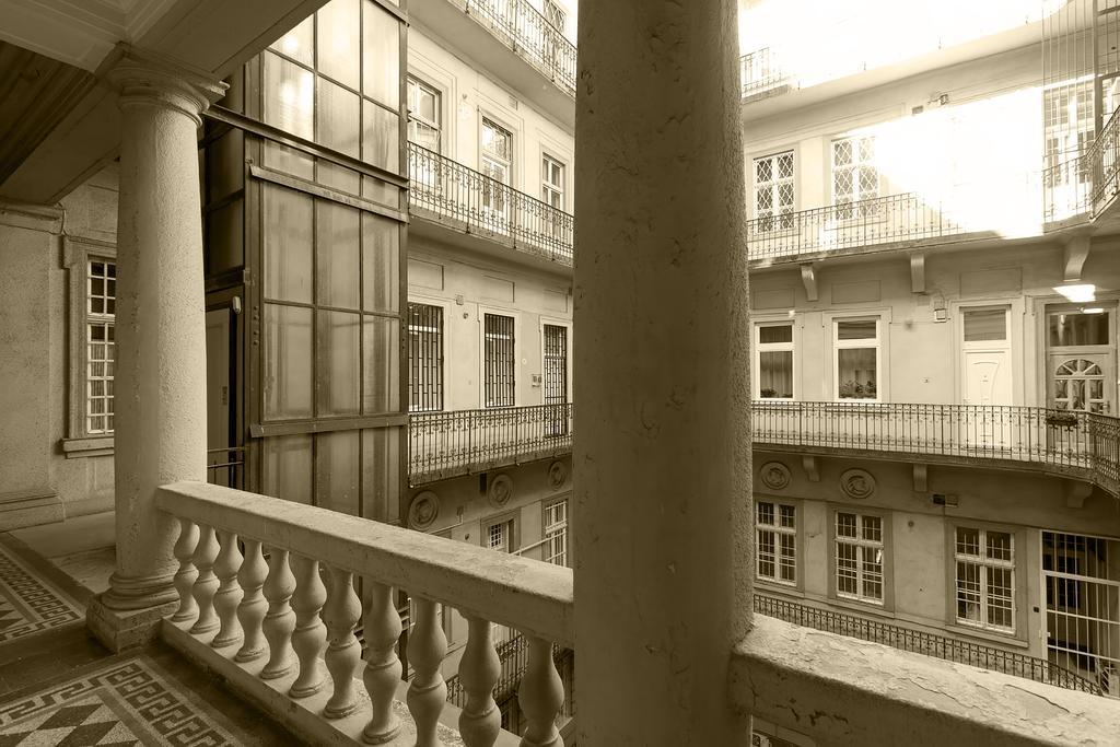 Sweet Dreams At Oktogon Apartment Budapest Exterior photo